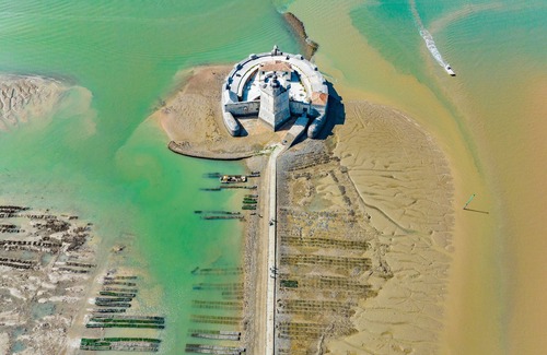 Bourcefranc-le-Chapus Apartment | Studio with Wi-Fi and Air Conditioning