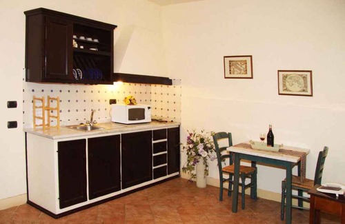 Montecarlo Apartment | Studio with air conditioning and outdoor pool