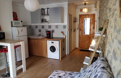 Gap Apartment | Studio with balcony - view of esplanade-centre ville