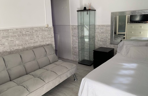 Vista Alegre Apartment | Studio with independent entrance in Madrid