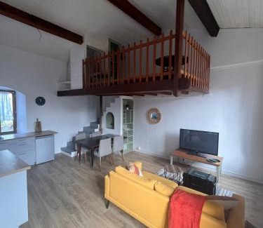 Prades Apartment | Studio with mezzanine