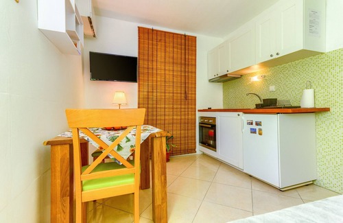 Bacvice Apartment | Studio with shared garden, 3 min walk to the beach