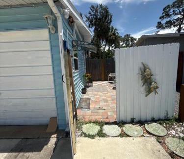 Bayshore Gardens Apartment | Studio Yunet 1