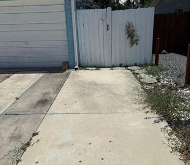 Bayshore Gardens Apartment | Studio Yunet 1