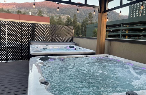 Stateline Villa | Studio31- Entire 3rd Floor and Rooftop Access