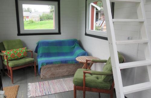 Jarna Cabin | Stuga med bastu i naturen nära Stockholm