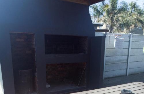 Sandbaai House | Stukkie Cottage