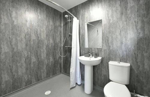 Pontefract Apartment | Stunner 1 Bedroom Apartment