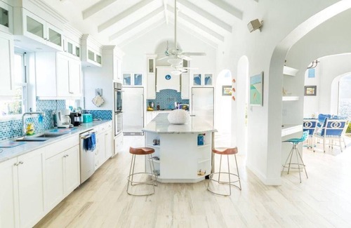 Providenciales Villa | STUNNING OCEANFRONT VACATION VILLA - TOP NOTCH VILLA