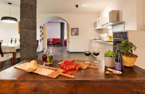 Castiglione di Sicilia Villa | Stunning private villa for 8 guests with WIFI, private pool, A/C, TV, terrace and panoramic view