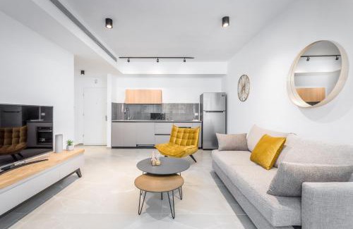 Tel Aviv City Center Apartment | Stunning 1 BDR with balcony on Sheinkin st