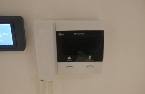 Docklands Apartment | Stunning 1-Bed Apartment in London