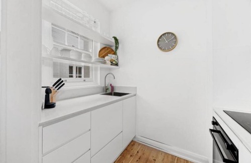 Randwick Apartment | Stunning 1 Bedroom Apartment in the heart of Randwick, Sydney