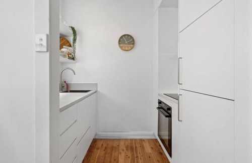 Randwick Apartment | Stunning 1 Bedroom Apartment in the heart of Randwick, Sydney