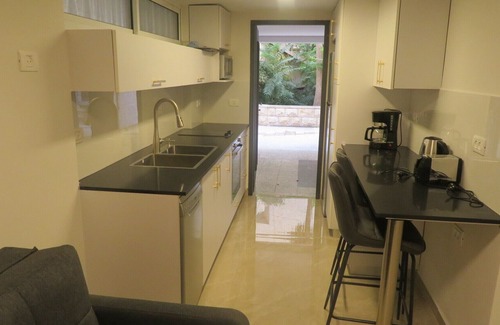 Jerusalem Apartment | Stunning 1-bedroom apartment for rent, kosher, quiet, sleeps 4