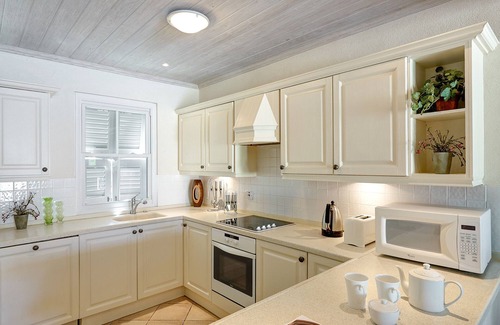 Little Battaleys Villa | Stunning 2 bedroom villa in paradise - 2 mins from beach