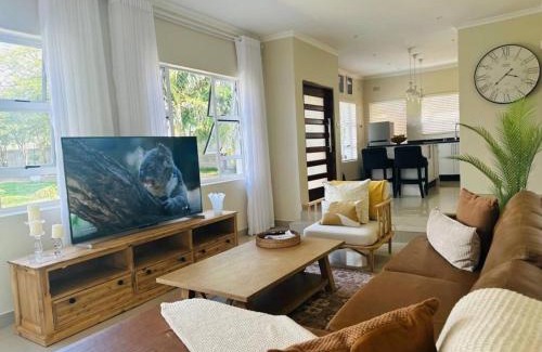 Harare Apartment | Stunning 2 bed with pool - 2275