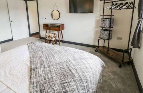 Priors Marston Other | Stunning 2 Bedroom Barn with Hot Tub