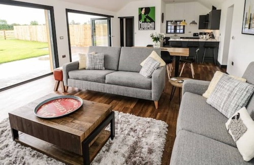 Priors Marston Other | Stunning 2 Bedroom Barn with Hot Tub