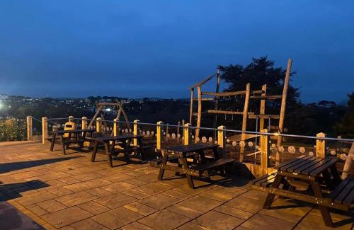 Paignton Resort | Stunning 2 bedroom static caravan near the beach, at Hoburne Devon Bay