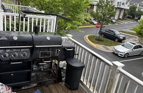 Germantown House | Stunning 2 Bedroom Town home