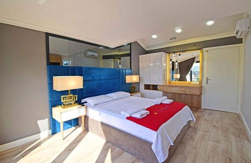 Hisaronu Apartment | Stunning 3 Bedroom 3 Bathroom Apartment With Private Roof Terrace & Free WIFI