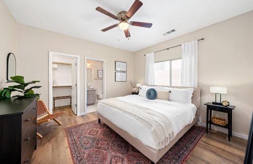 Sacramento House | Stunning 3 bedroom home