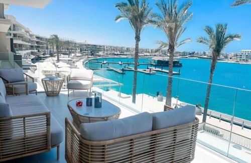 Al Alamayn Apartment | Stunning 3-BR Marina Marassi