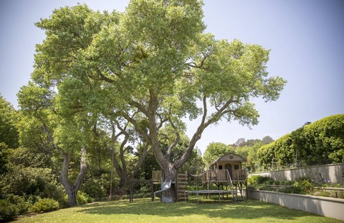 Bishopscourt House | Stunning 5 bedroom home in Bishopscourt