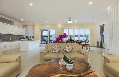 Bukit Villa | Stunning, 5-Bedroom Villa with GWK View in Ungasan