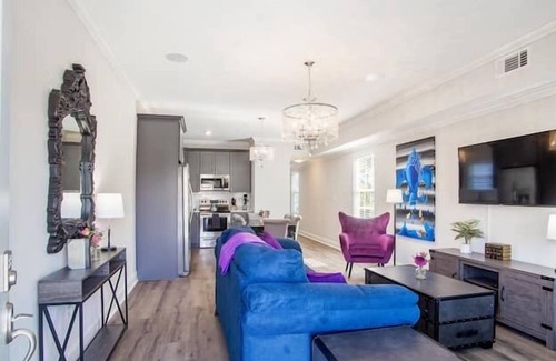Tulane - Gravier Condo | **STUNNING 5BR for Fabulous Social Distancing**