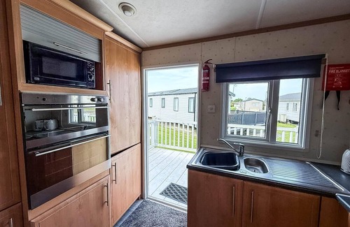 Hunstanton House | Stunning 6 berth caravan at Manor Park in Hunstanton Norfolk ref 23194K