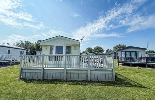 Hunstanton House | Stunning 6 berth caravan at Manor Park in Hunstanton Norfolk ref 23194K