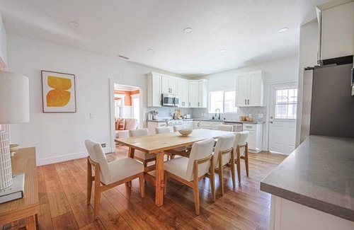 Downtown Los Angeles House | Stunning 9BR, build your group vacation memories