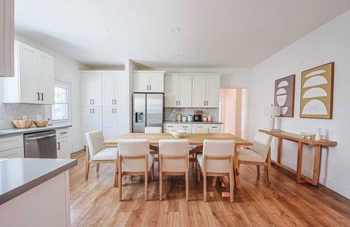 Downtown Los Angeles House | Stunning 9BR, build your group vacation memories