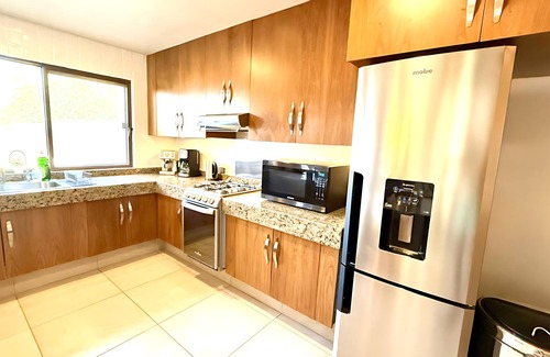 San Antonio Tlayacapan House | Stunning Ajijic Lake Chapala 2 Bdrm Retreat -bikes - Gym - Pickleball Court