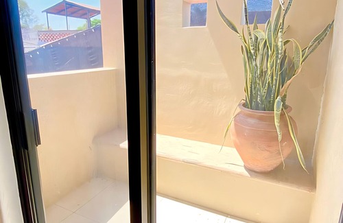 San Antonio Tlayacapan House | Stunning Ajijic Lake Chapala 2 Bdrm Retreat -bikes - Gym - Pickleball Court