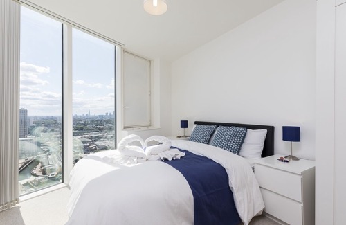 Stratford and New Town House | Stunning apartment on 30th floor in London Olympic park