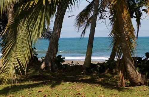 Puerto Viejo de Talamanca House | Stunning Beachfront Escape with Fiberoptic Internet