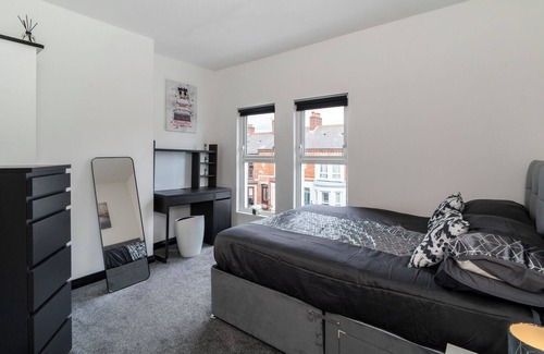 Queens Quarter House | Stunning Belfast City Home