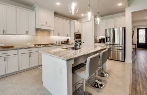 Fate House | Stunning Brand New 5-Bedroom Rental with Modern Amenities