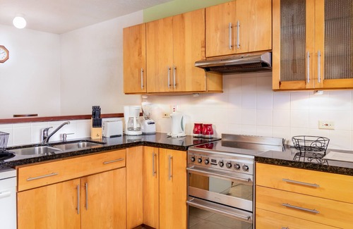 Worthing Apartment | Stunning Calypso - Beachfront & Poolside !