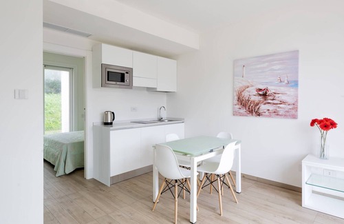 La Pelosa Apartment | Stunning CapoFalcone Charming Apartment B4 sleeps4