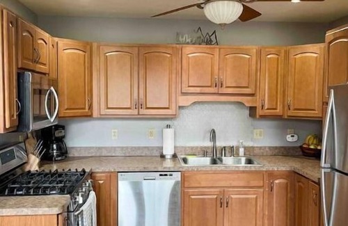 Gouldsboro Ski Chalet | Stunning chalet in Big Bass Lake - Pocono Mountains