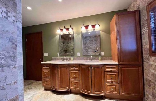 Prattsville House | Stunning Chalet on 100 Acres