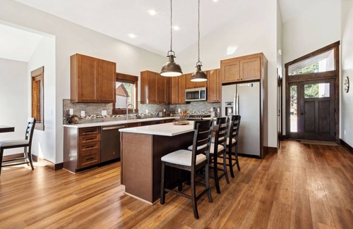 Loghill Village House | Stunning Cimarron Golf Villa Lic# STR-1-2024-038