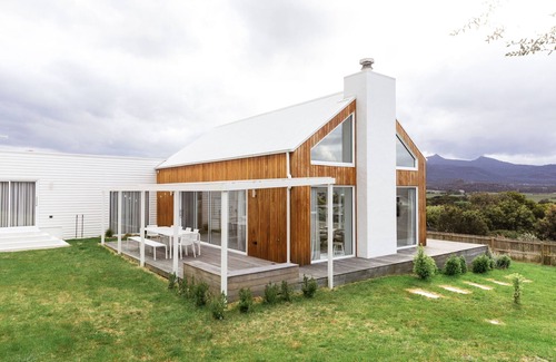 Falmouth House | Stunning Coastal Family Retreat - 5 minute walk to beaches