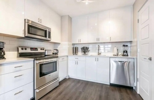 Central Business District Hotel | Stunning Condo in the Heart of Downtown New Orleans