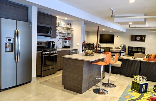 Wind Lake House | Stunning contemporary lakefront lodge - free seasonal pontoon!