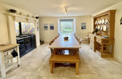 Kingsbridge Cottage | Stunning Country House, heated pool, hot tub, close to beach near Salcombe